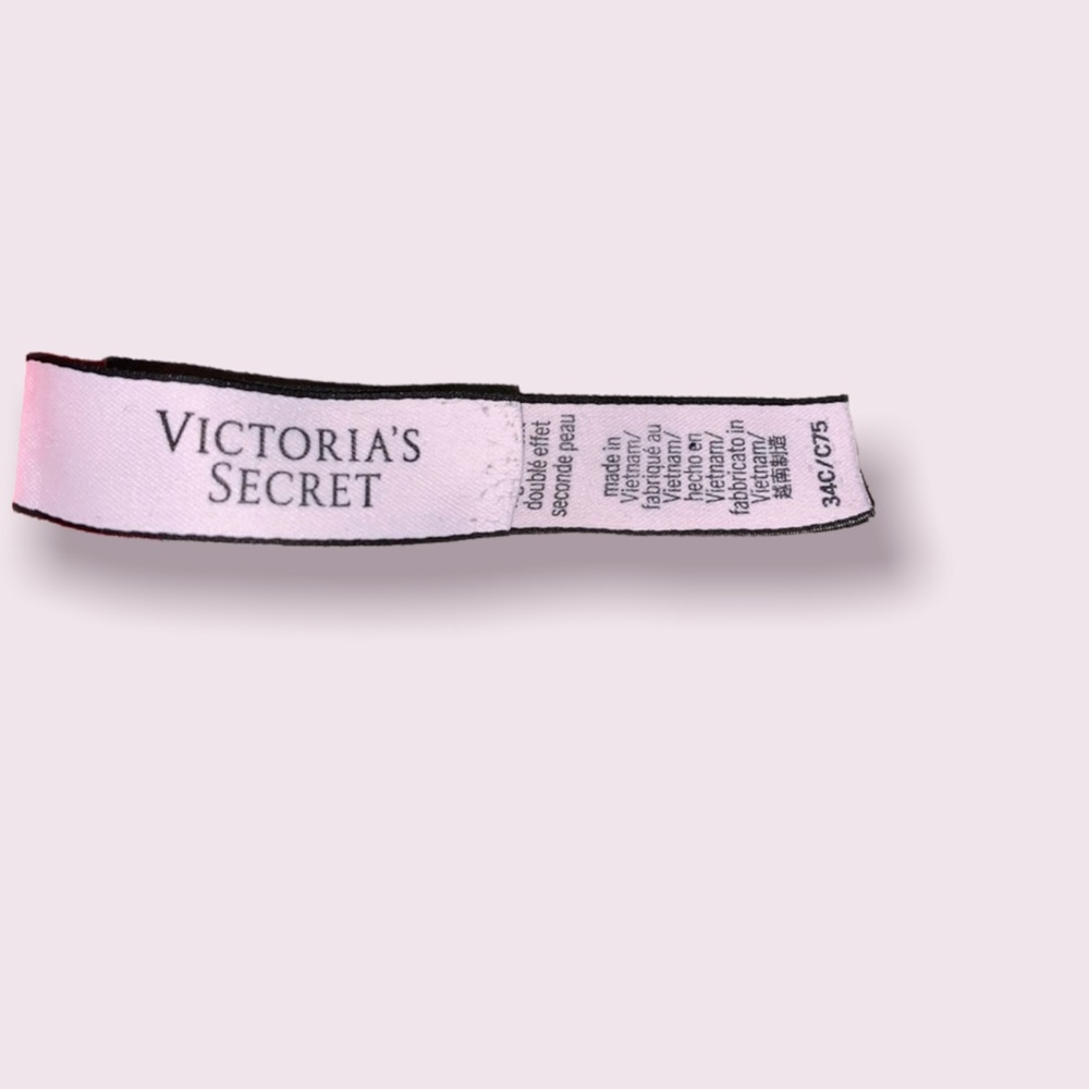 Red Victoria’s Secret bra - Picture 2 of 2